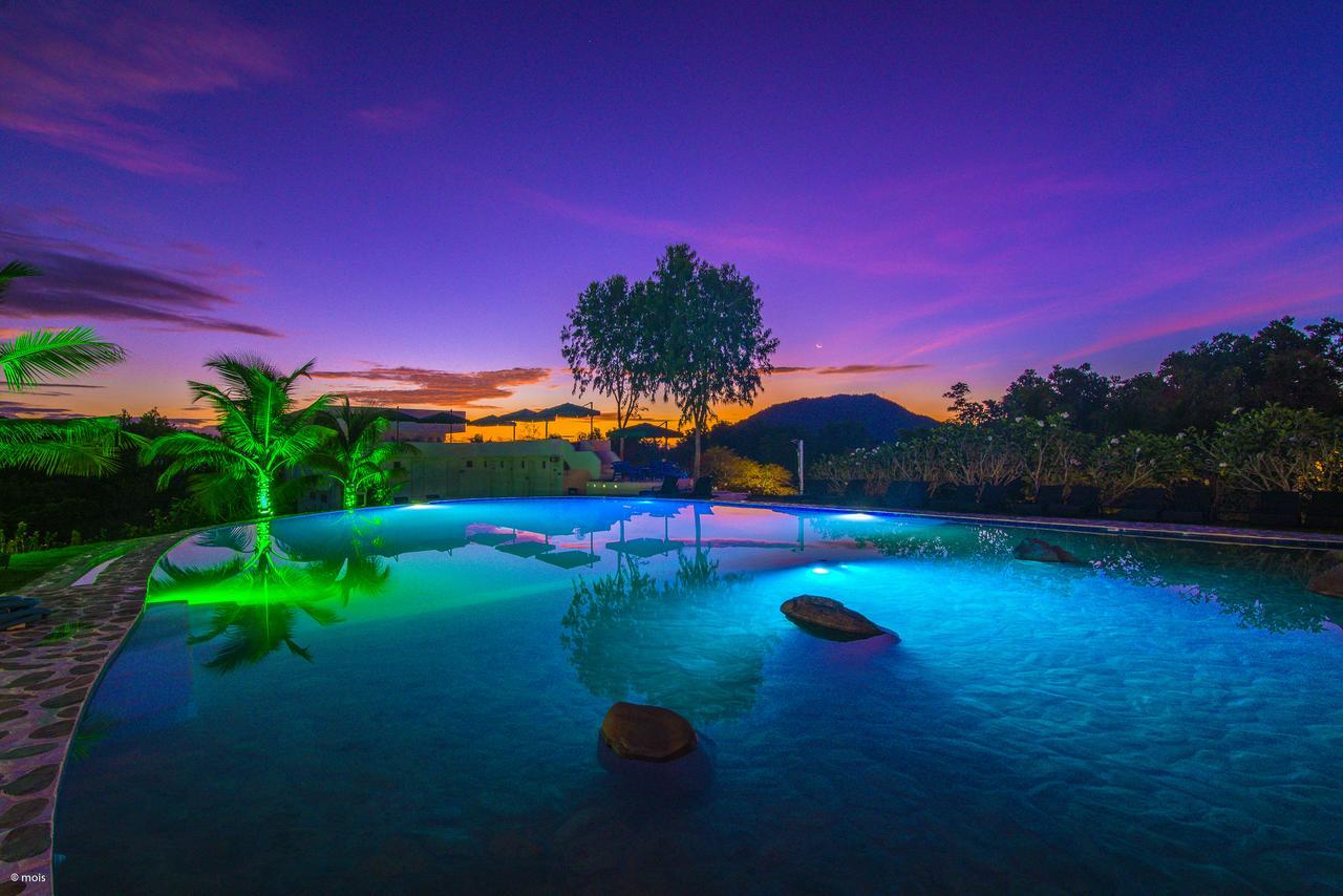 Ai World Park And Resorts Bacungan Luaran gambar
